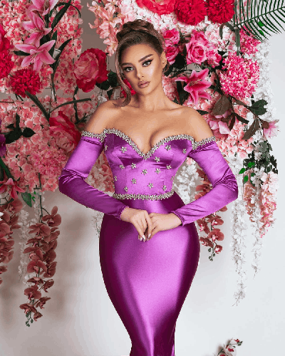 Robe Jasmina en satin violet avec pierres argentées