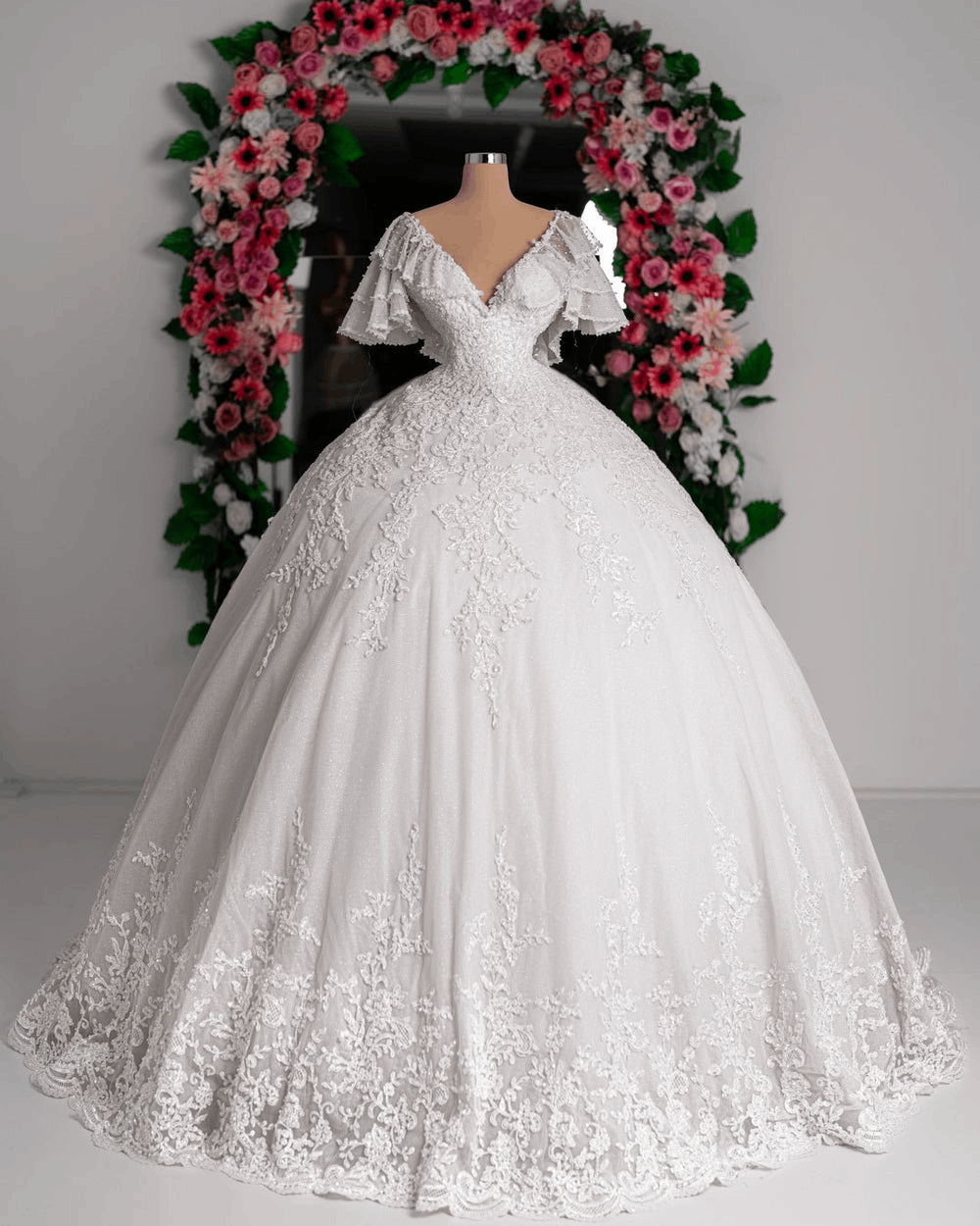 Robe de mariée en dentelle délicate Rebecca